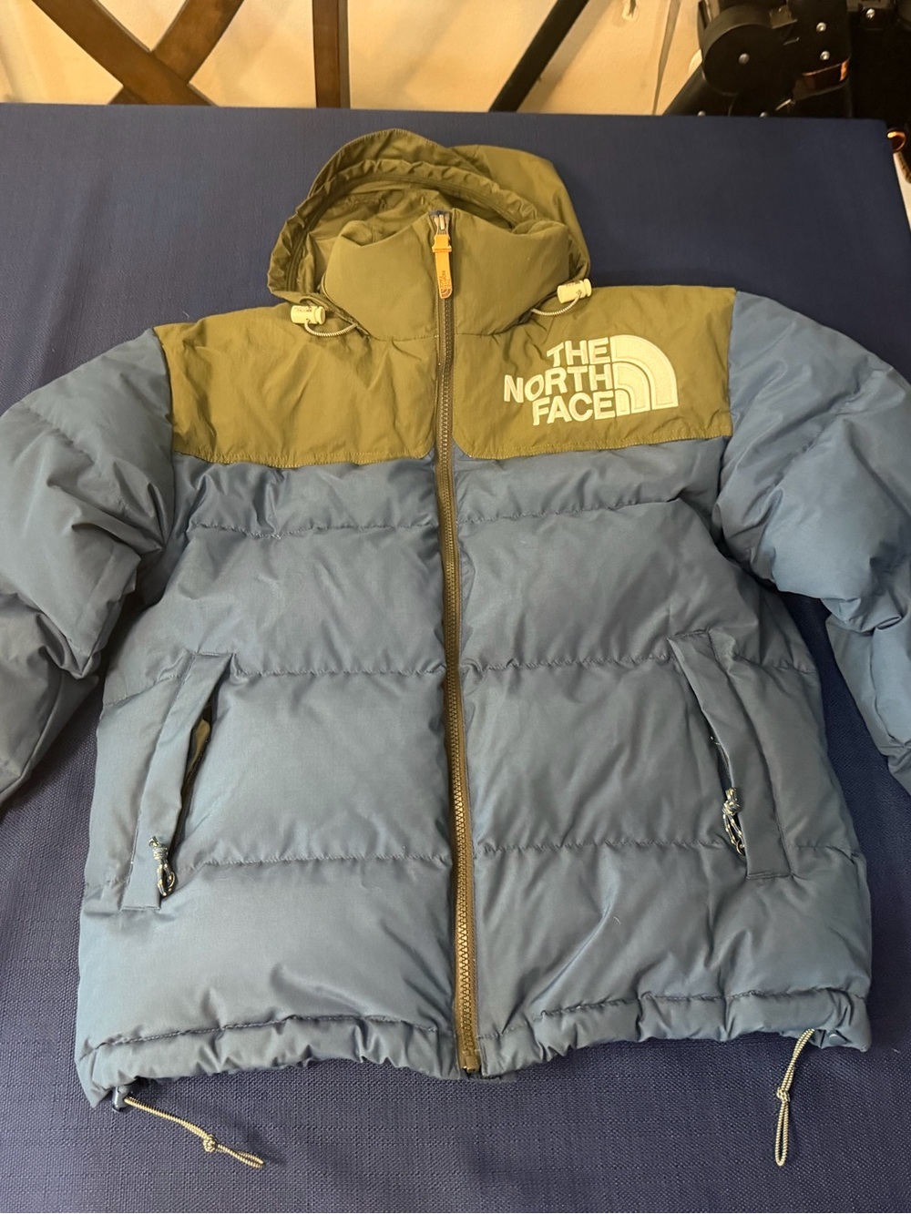 Men’s The North Face 92 Low-Fi Hi-Tek Nuptse Jacket 700-Down/Shdy Blue Small